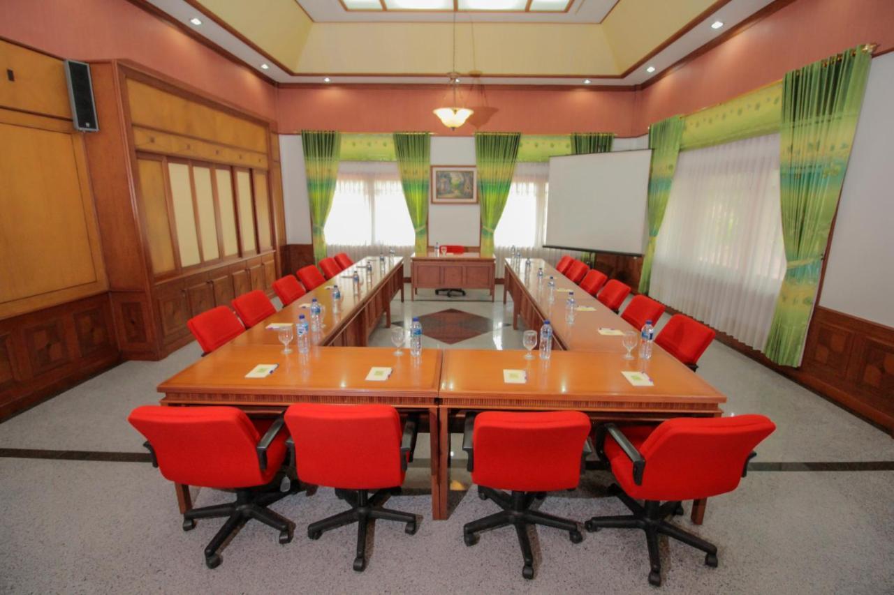 Sapta Nawa Resort 1 Gresik Ngoại thất bức ảnh