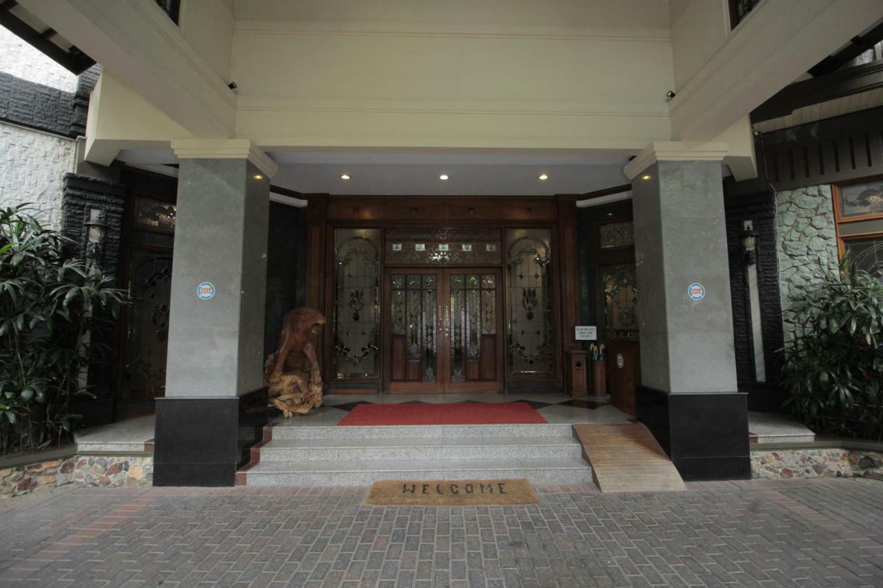 Sapta Nawa Resort 1 Gresik Ngoại thất bức ảnh